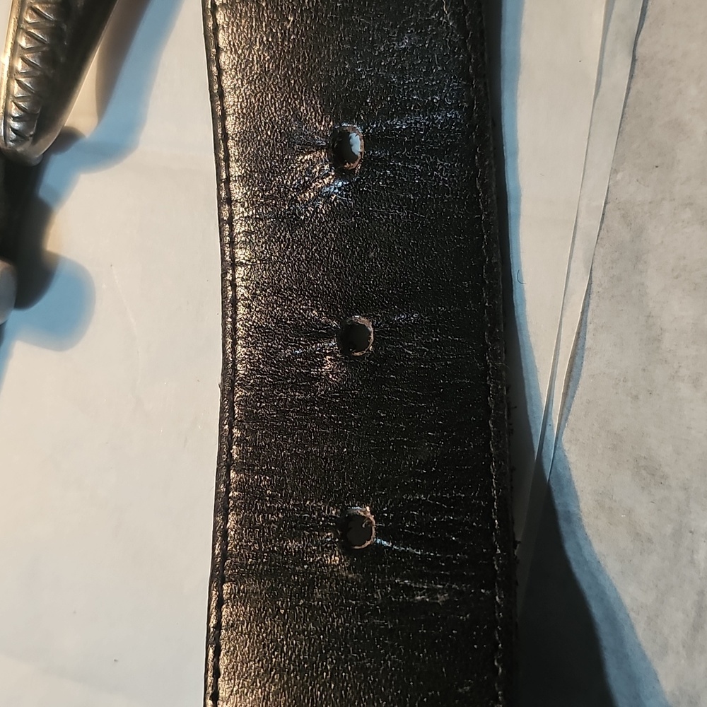 Elegant Black and Gold Women's Belt - Picture 4 of 10